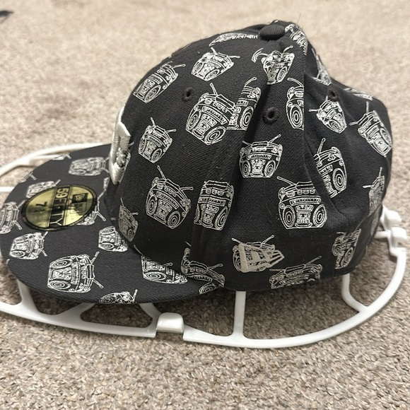 DC X New Era Travis Barker Remix Series Boombox Blink 182 Trucker Hat 7.25 7 1/4 - Picture 2 of 7